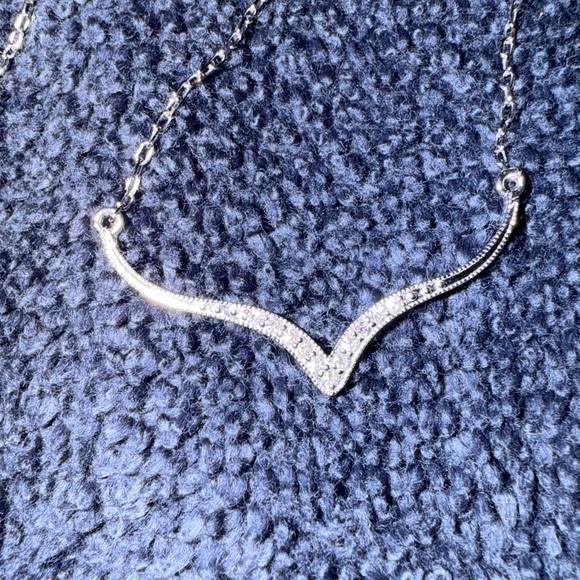 Ladies adjustable 14kt white gold natural diamond necklace.NEW - Picture 3 of 5